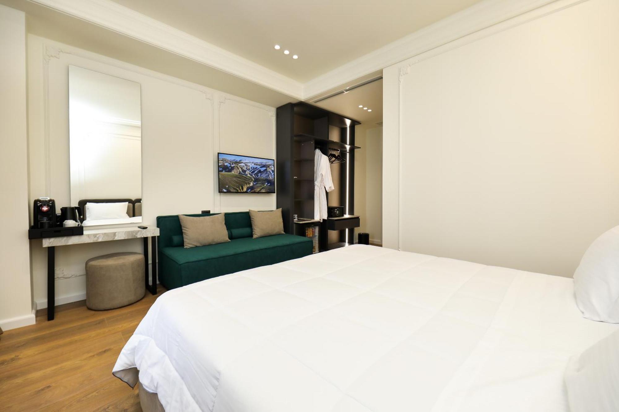 Hotel Adore Vlore Exterior photo