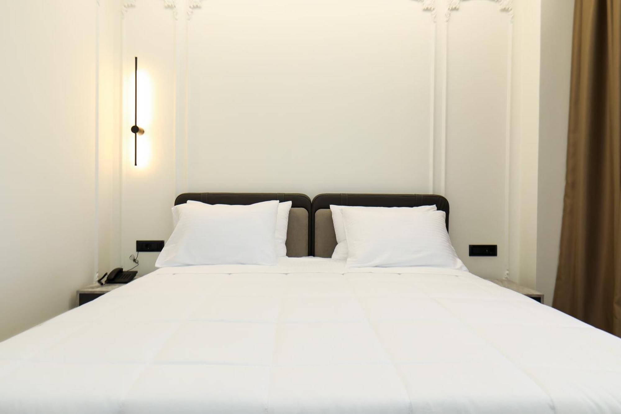 Hotel Adore Vlore Exterior photo