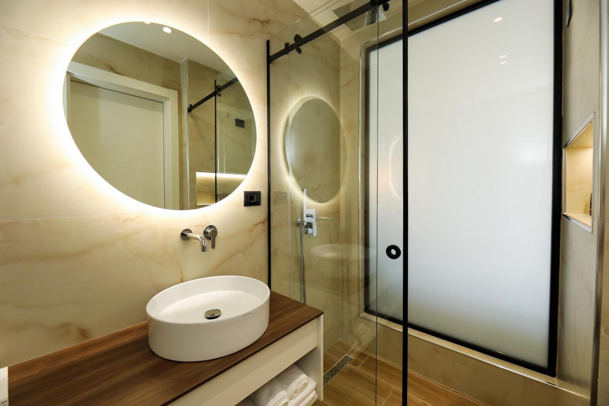 Hotel Adore Vlore Exterior photo