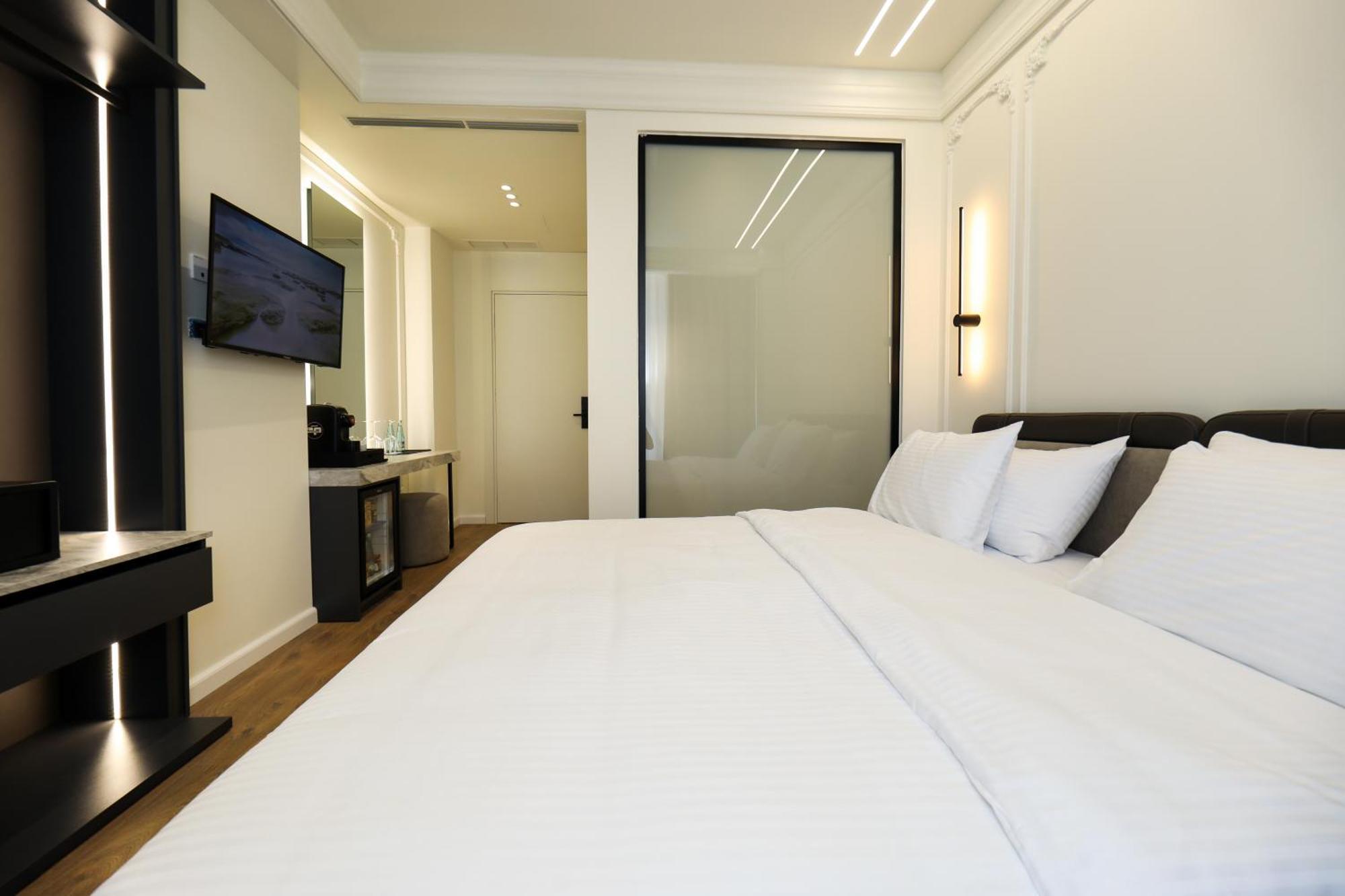 Hotel Adore Vlore Exterior photo