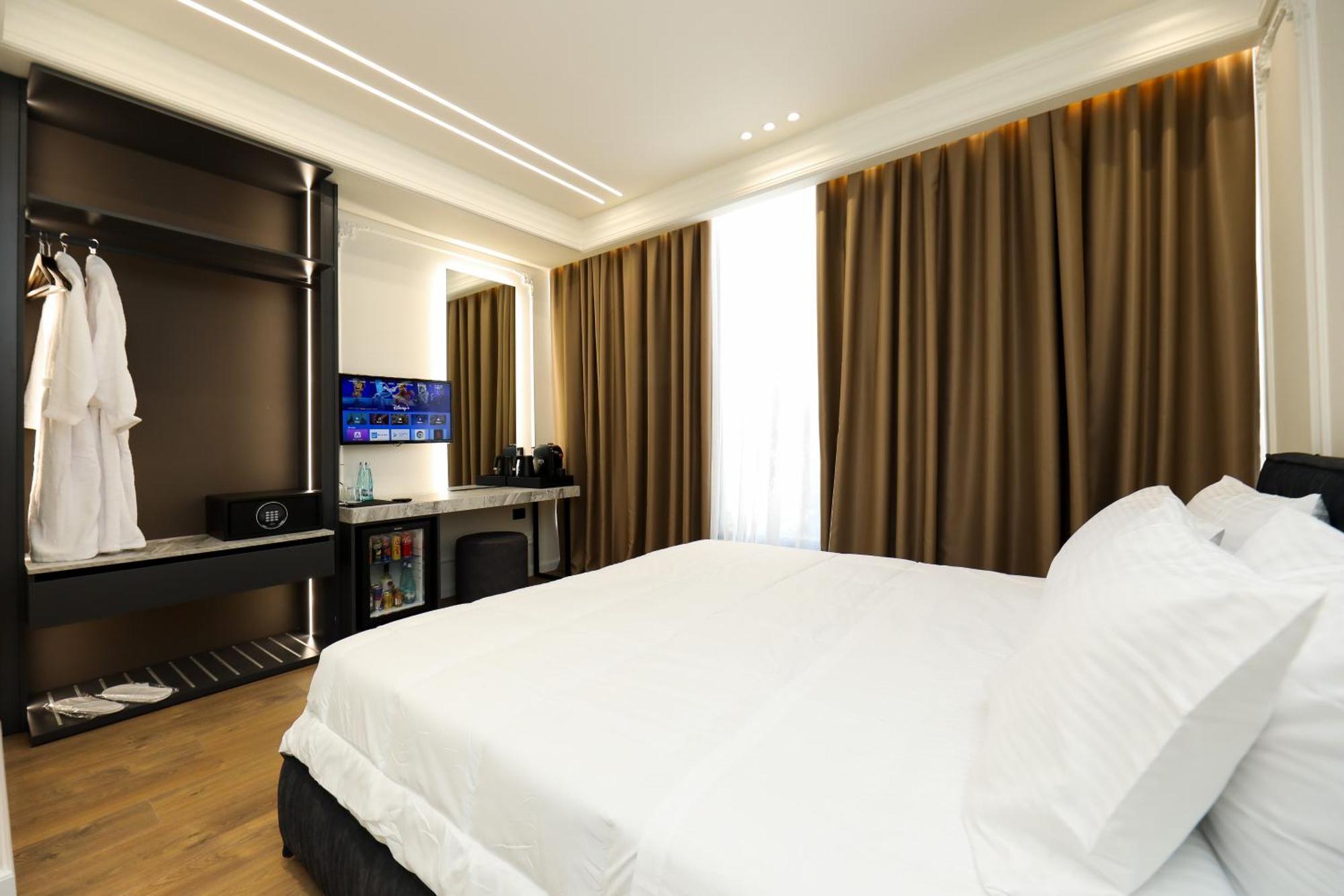 Hotel Adore Vlore Exterior photo