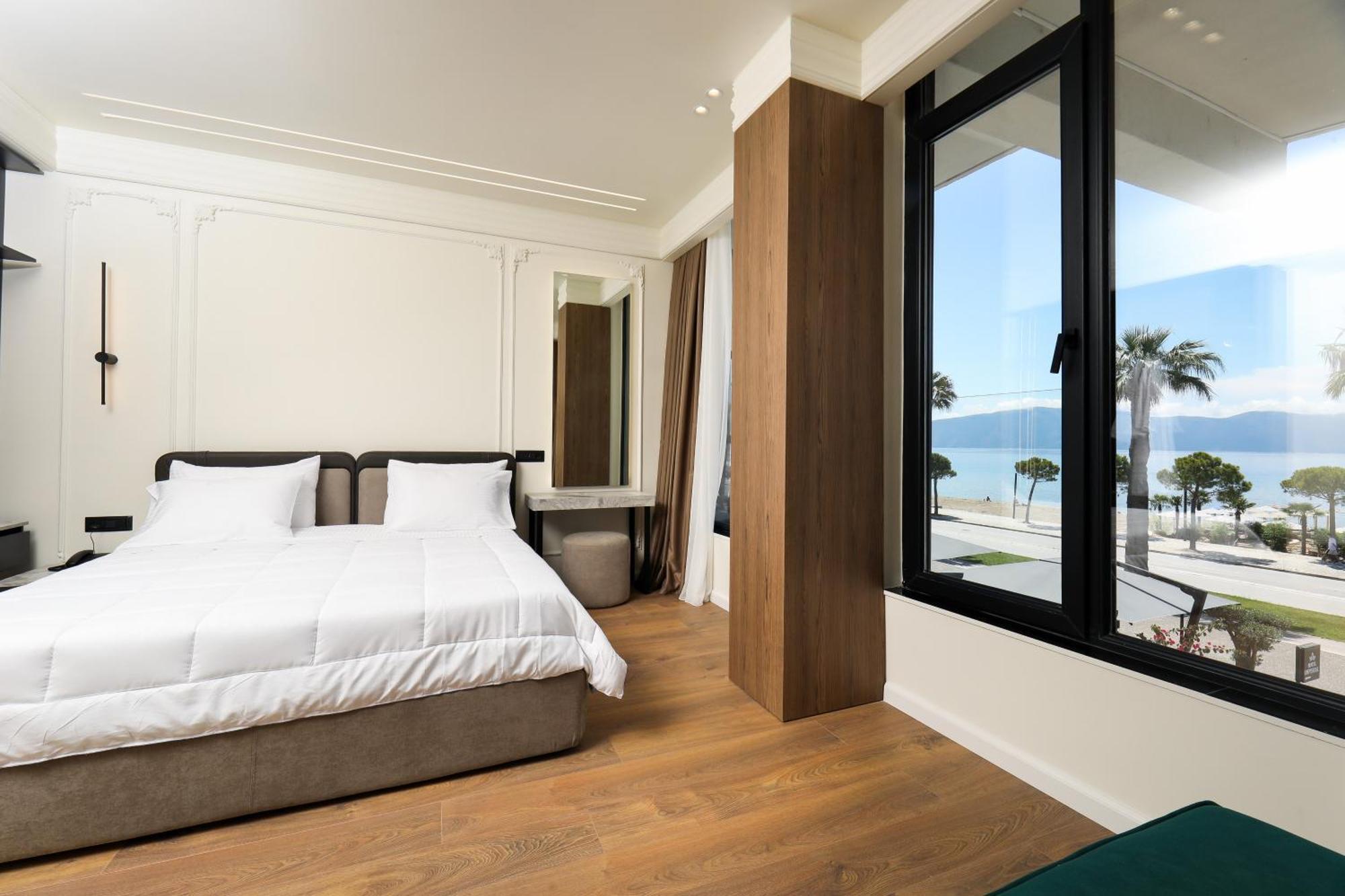 Hotel Adore Vlore Exterior photo